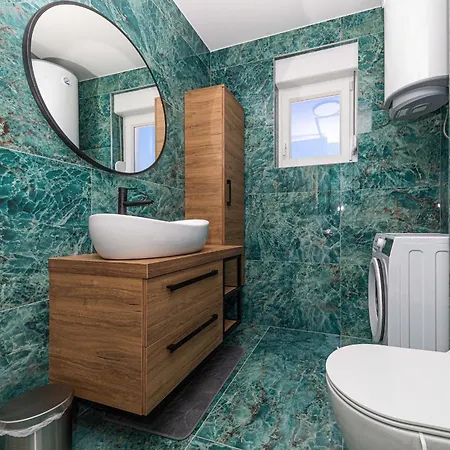 Апартаменты Luxury Carpe Diem, Roof Terrace With Jacuzzi *
